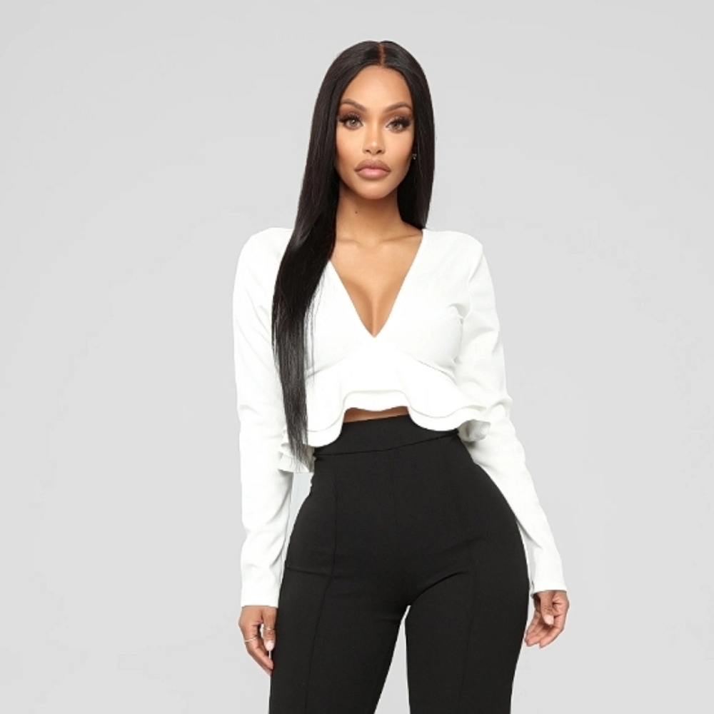 Fashion Nova Long Sleeve Prplum HemTop NWT